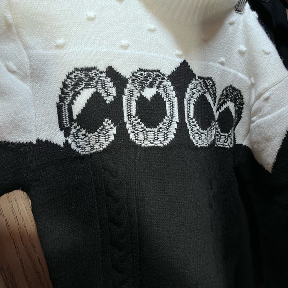Chanel Coco beautiful Christmas sweater 😍 - Picture 7 of 16